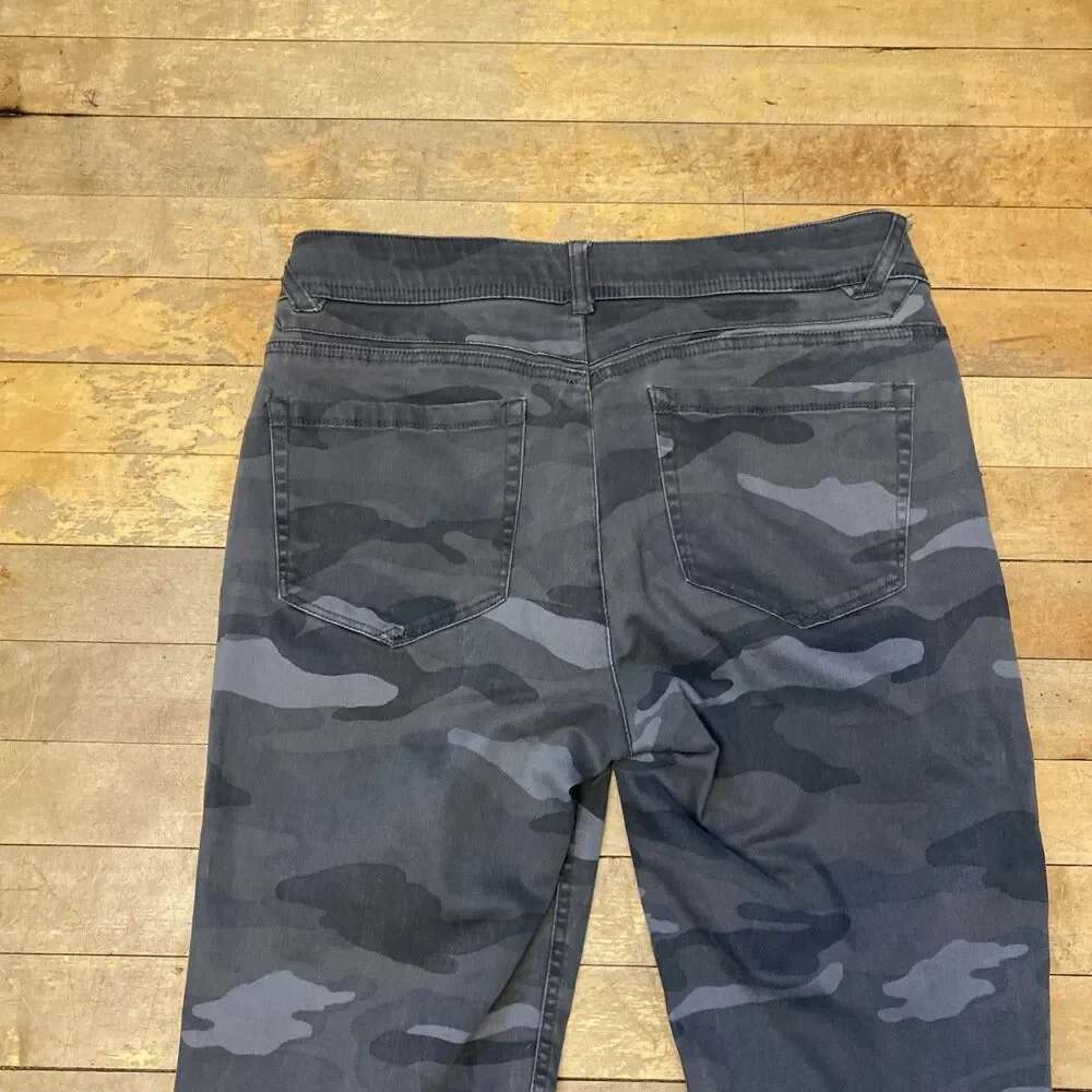 Democracy Ab Solution Pants Women’s Size 8 Camo Zip Pockets Skinny Mid Rise